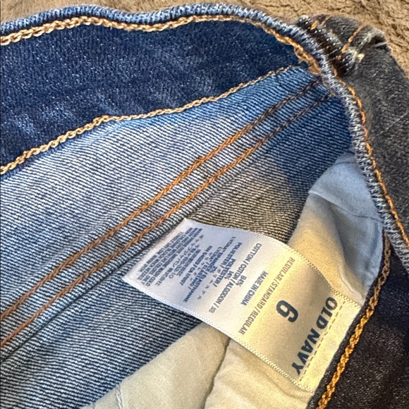 Old Navy Dark Blue Ankle Jeans - Picture 3 of 6